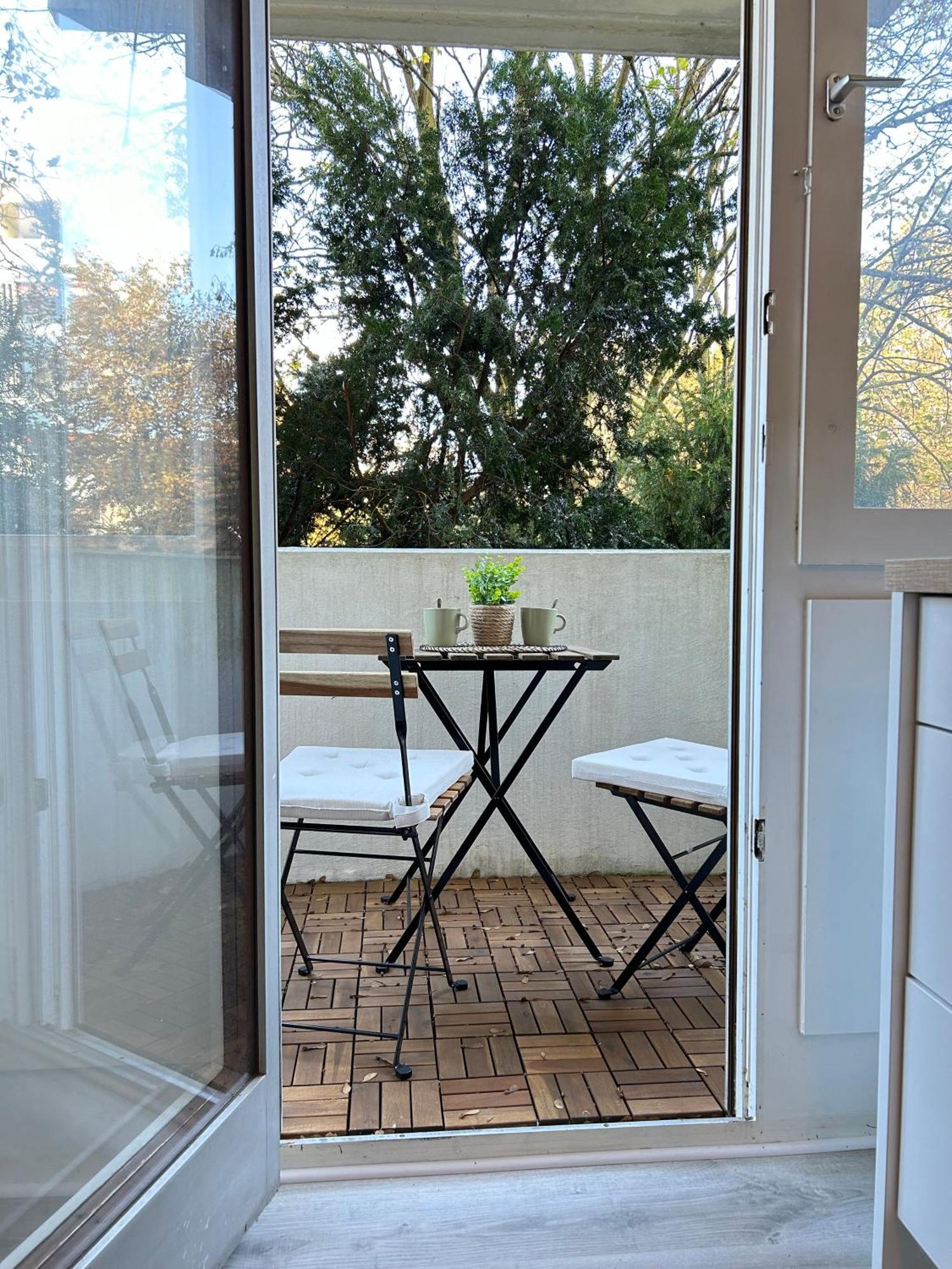 Modernes Designer-Apartment Fuer 7 Gaeste - 80Qm In Zentraler Lage, Self-Check-In Karlsruhe Exteriör bild